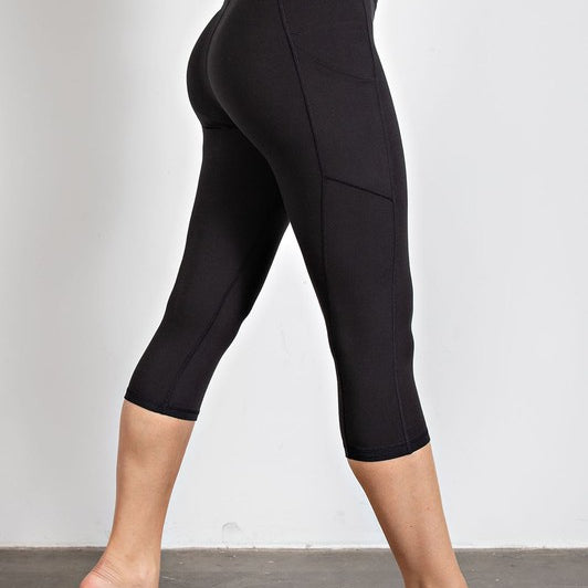 Capri Length Yoga Leggings With Pockets